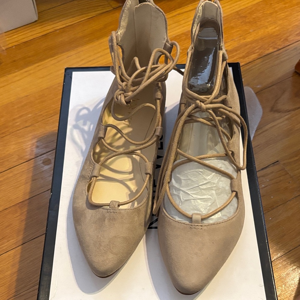 Nine West Tan Lace-Up Flats